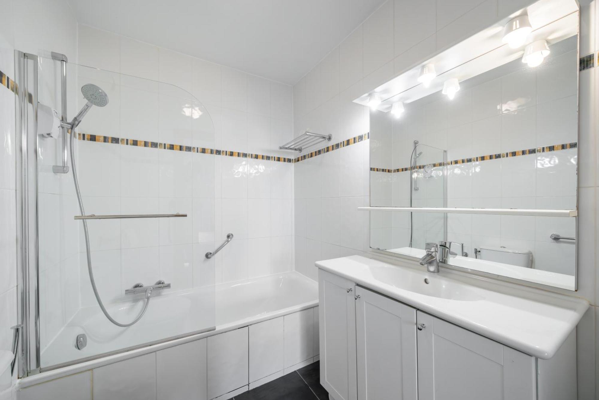 אנטיב Les 15 Pins & La Mer -Your Green Getaway Near Sea & Beach מראה חיצוני תמונה