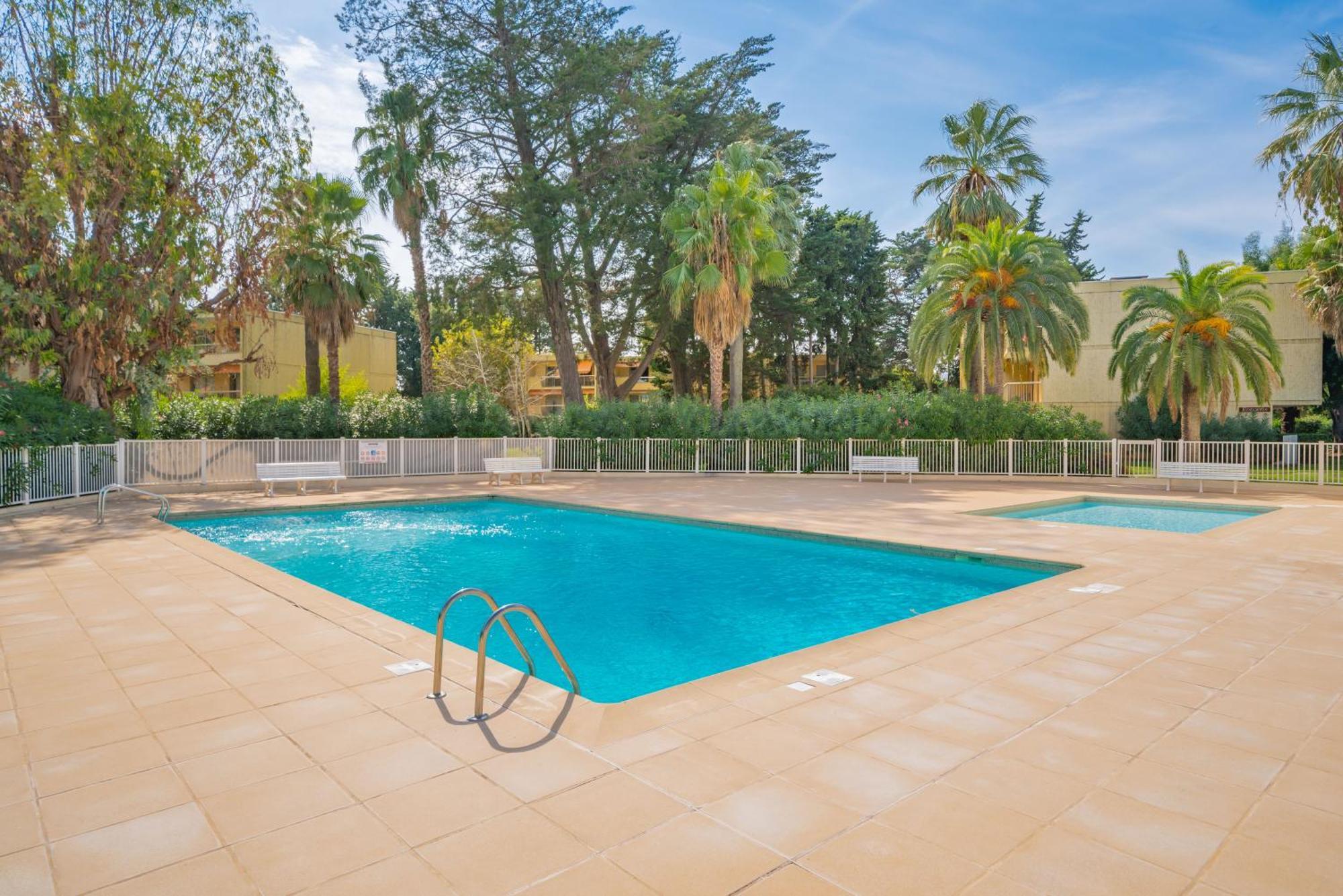 אנטיב Les 15 Pins & La Mer -Your Green Getaway Near Sea & Beach מראה חיצוני תמונה