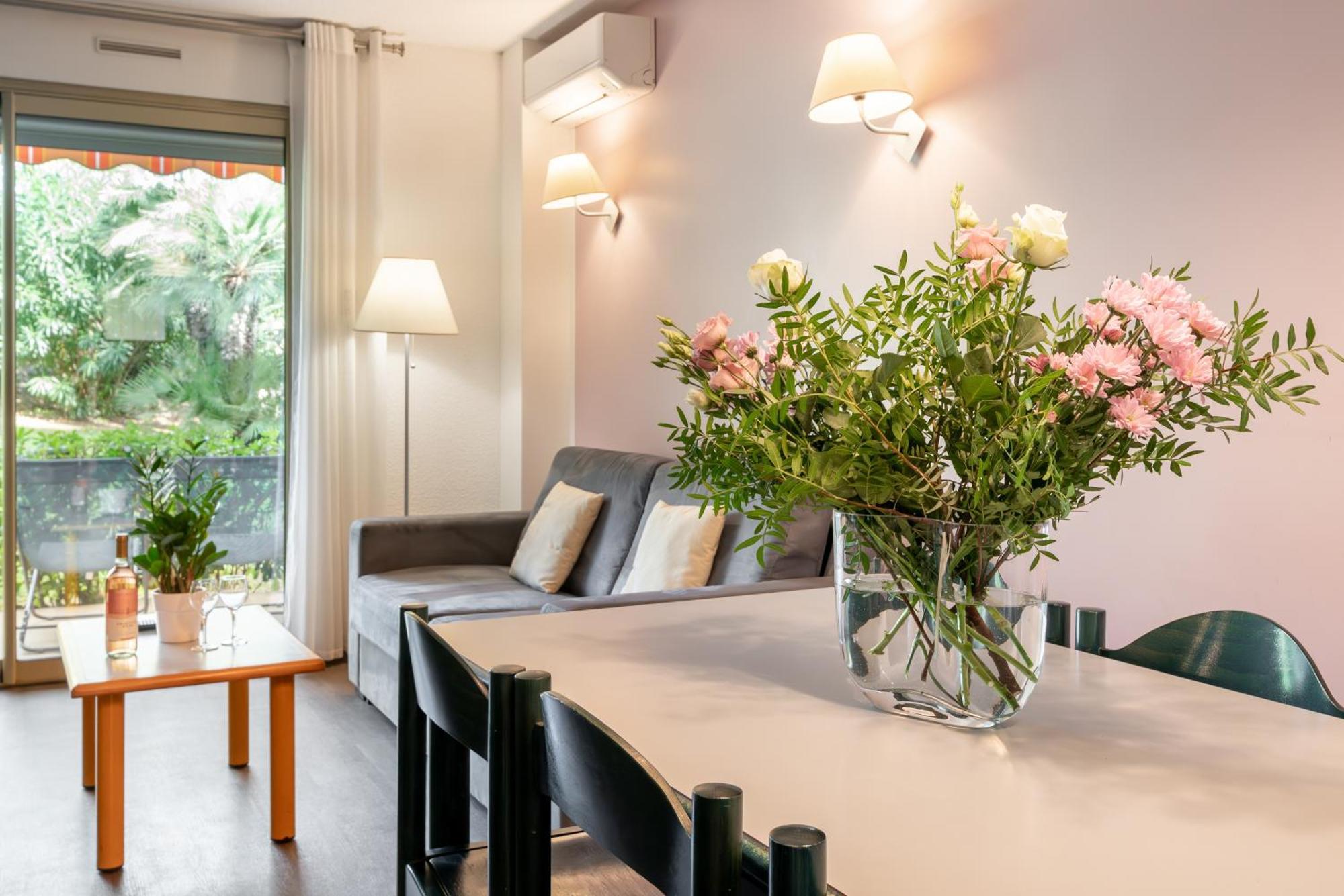 אנטיב Les 15 Pins & La Mer -Your Green Getaway Near Sea & Beach מראה חיצוני תמונה