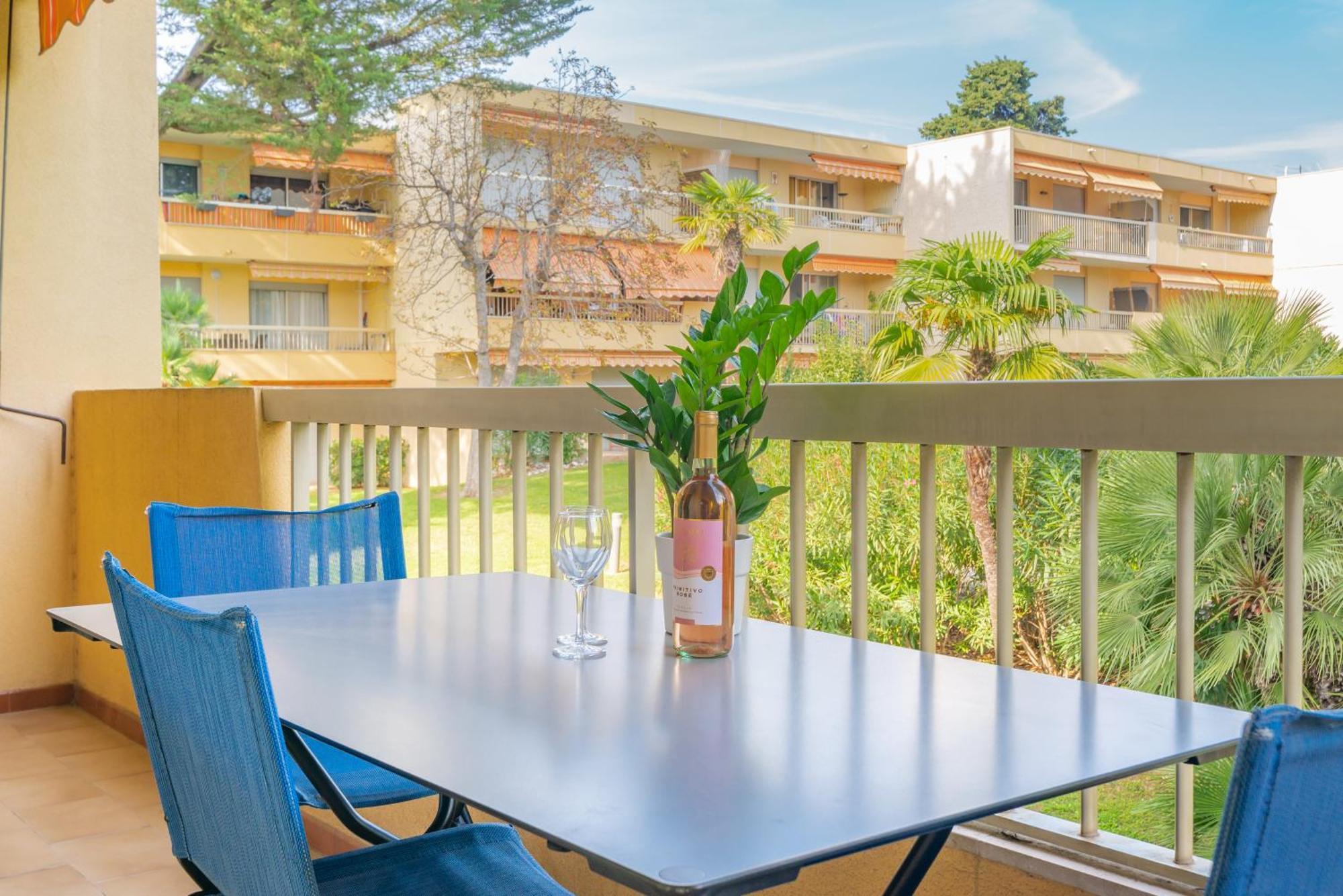אנטיב Les 15 Pins & La Mer -Your Green Getaway Near Sea & Beach מראה חיצוני תמונה