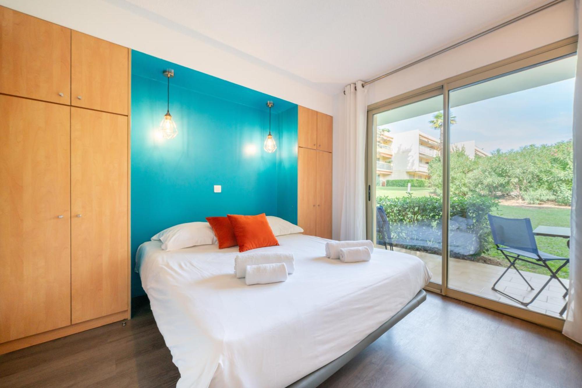 אנטיב Les 15 Pins & La Mer -Your Green Getaway Near Sea & Beach מראה חיצוני תמונה