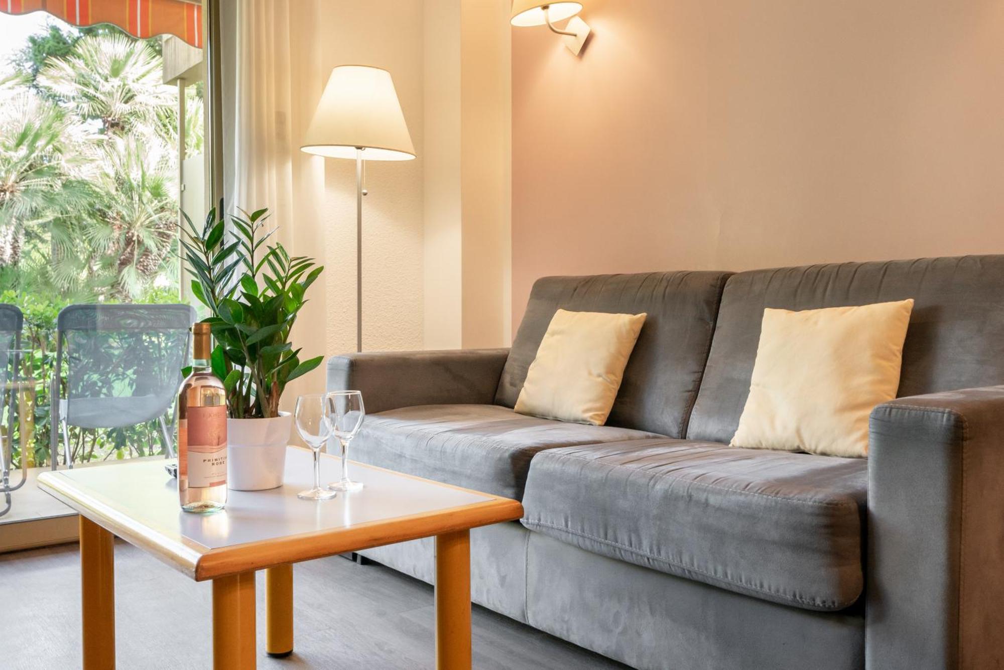 אנטיב Les 15 Pins & La Mer -Your Green Getaway Near Sea & Beach מראה חיצוני תמונה