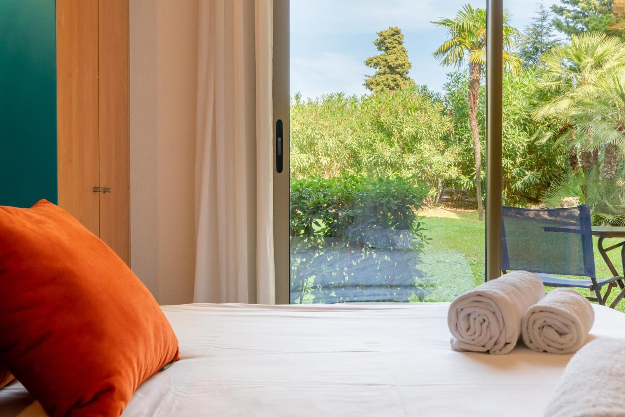 אנטיב Les 15 Pins & La Mer -Your Green Getaway Near Sea & Beach מראה חיצוני תמונה