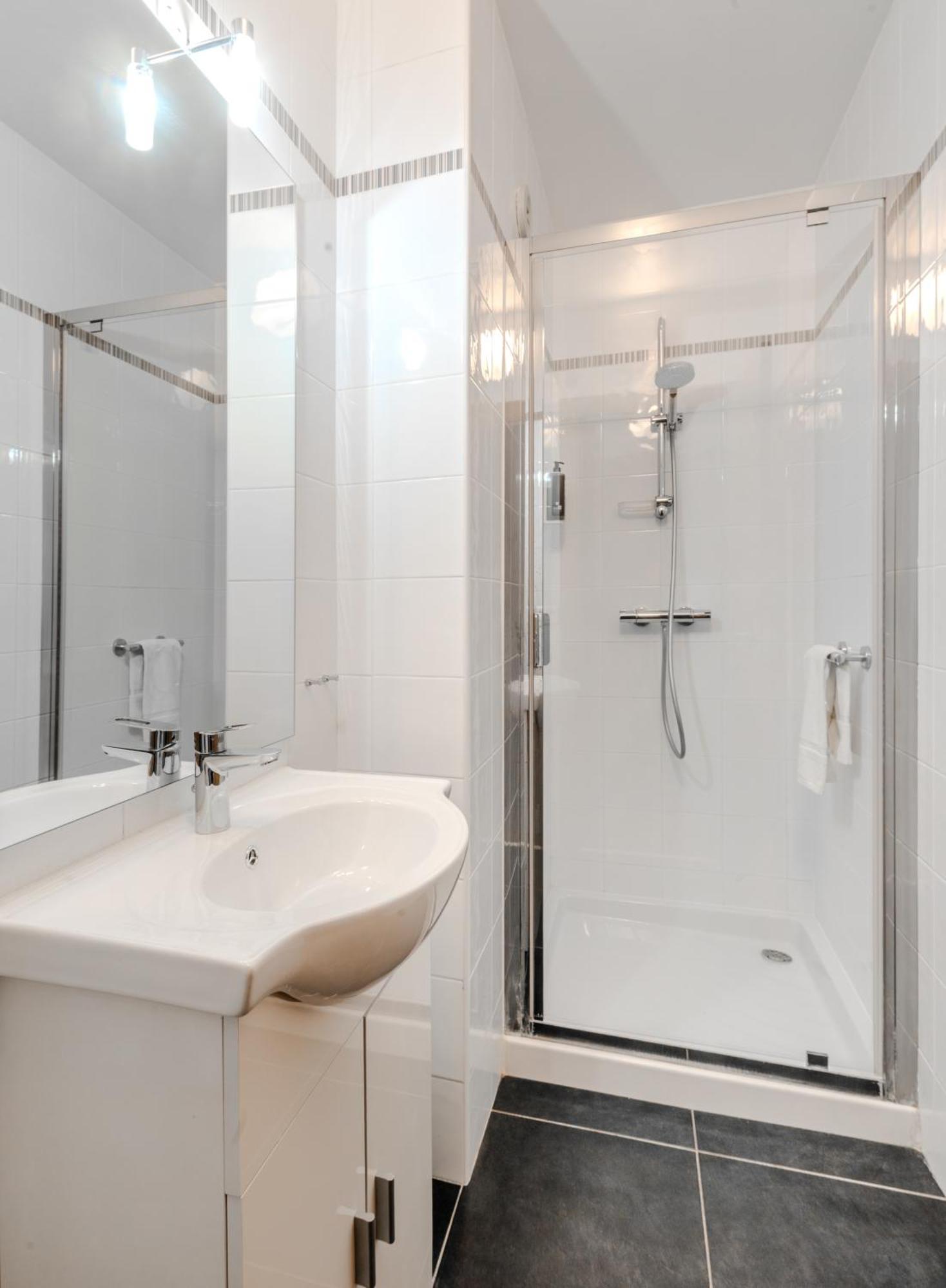 אנטיב Les 15 Pins & La Mer -Your Green Getaway Near Sea & Beach מראה חיצוני תמונה